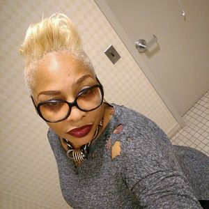 Meet your Posher, Felicia